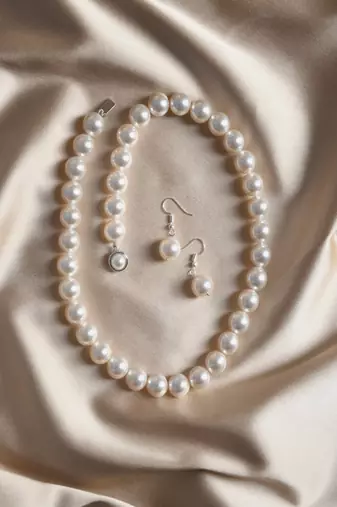 Empress pearl set