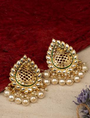 Classiques Leaf and Pearl Gold Danglers 1