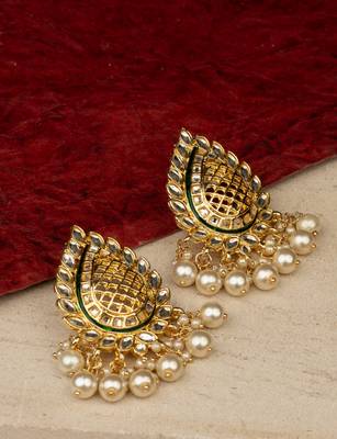 Classiques Leaf and Pearl Gold Danglers 2