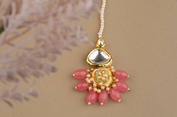 Gold Plated Kundan Mangtikka with Pink Stones 3