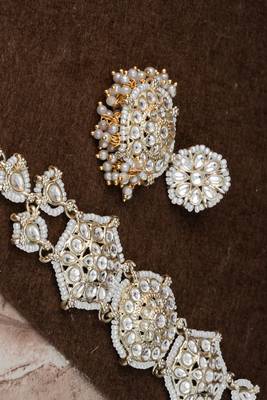 Festive Kundan Gold Plated Sheeshphool Set with Earrings 4