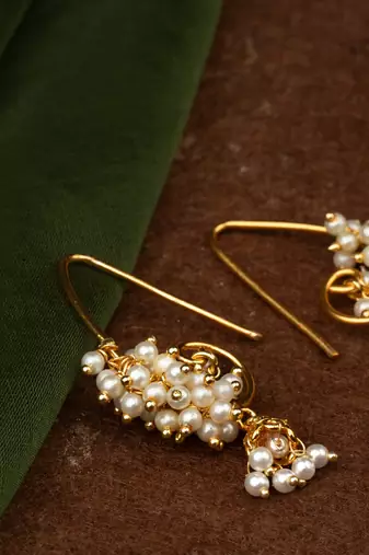 Delicate Gold Pearl Drops