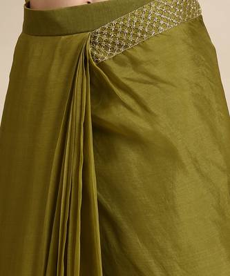 Green silk organza embellished saree 5