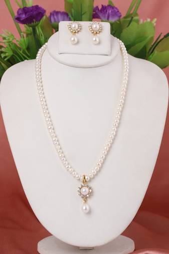 Natural fresh water pearls necklace set