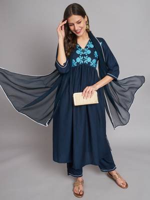  women flared kurta, pant and dupatta set silk blend 1