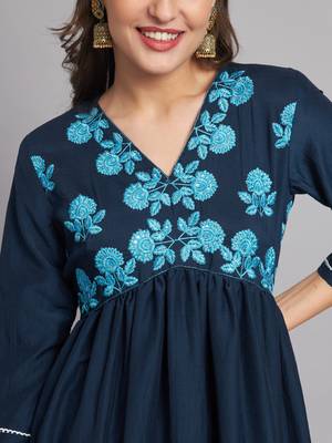  women flared kurta, pant and dupatta set silk blend 3