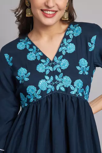  women flared kurta, pant and dupatta set silk blend