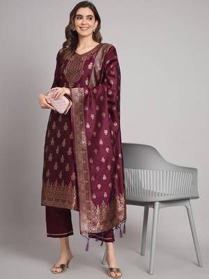   women kurta and trousers pant set heavy zari wok silk blend 1