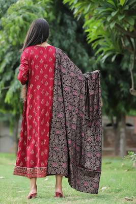 Womens Rayon Printed Ethnic Marron Flared Anarkali Kurti With Floral Botanical Printed Dupatta Set 5