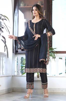 Women's Rayon Printed Black Ethnic Wear A-Line Embroidered Kurti With Embroidered Pant & Embroidered Lace Dupatta Set 4