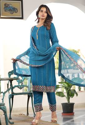 Women Rayon Printed Maroon Ethnic Wear A-Line Embroidered Kurti With Embroidered Pant & Embroidered Lace Dupatta Set 1