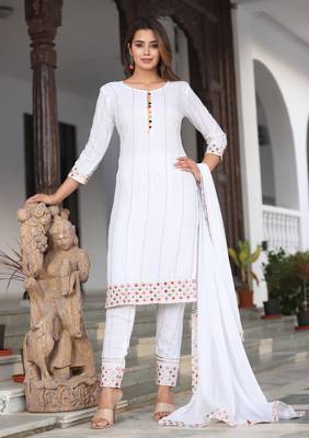 Women Rayon Printed Moon White Ethnic Wear A-Line Embroidered Kurti With Embroidered Pant & Embroidered Lace Dupatta Set 5