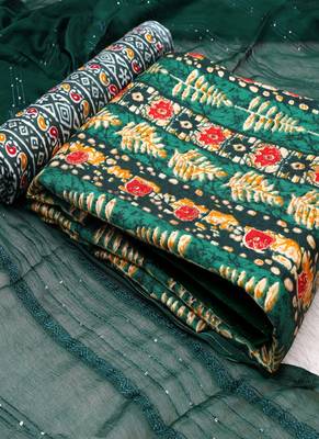 Green Indo Foil Print Suit With Crosset Dupatta 4