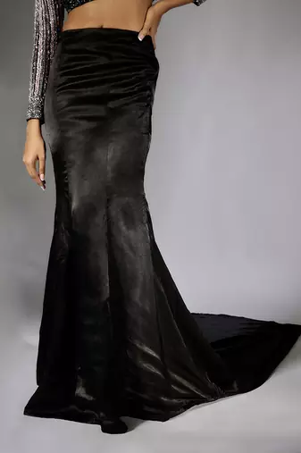 Black skirt set