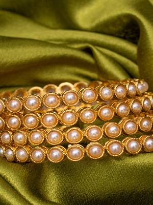 Set of 4 Gold-Plated Pearl Bangles 2