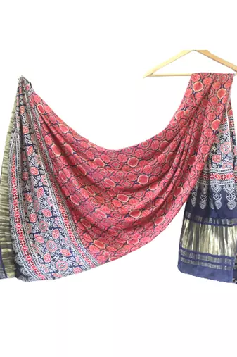 DesiButik Silk Dupatta with Zari Work 36*102 inches