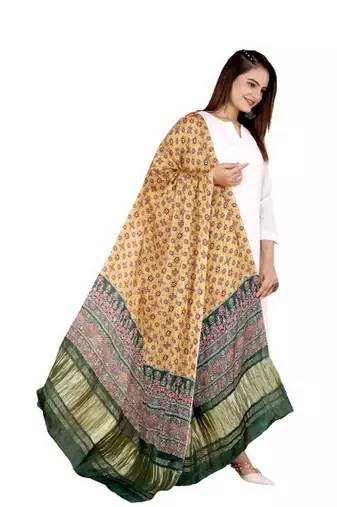 DesiButik Silk Dupatta with Zari Work 36*102 inches