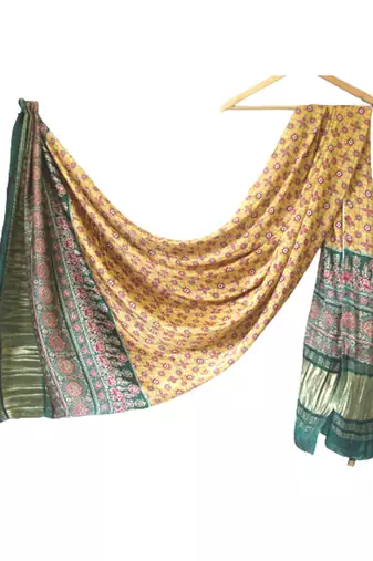 DesiButik Silk Dupatta with Zari Work 36*102 inches
