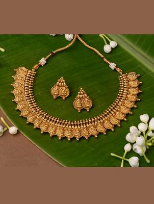 Lakshmi Coin Gold-Plated Temple Jewellery Set For Women 3