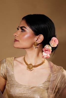 Gold-Plated Pearl Studded Choker Jewellery Set For Women 3
