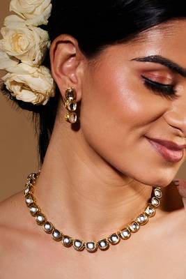 Gold-Plated Single Line Unshaped Kundan Jewellery Set For Women 2