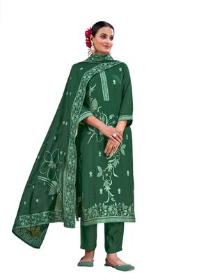 Stylish And Ethnic Green Colour Partywear Suit 1