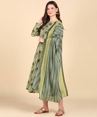 Women's Multicolor Printed Cotton Kurti With Foil Printed Dupatta Set 3