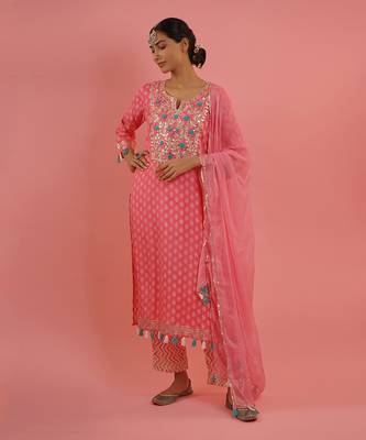Mahruk pink printed gota work kurta set 3