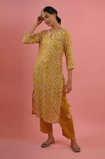Mahruk yellow printed kurta set