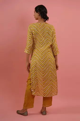 Mahruk yellow printed kurta set
