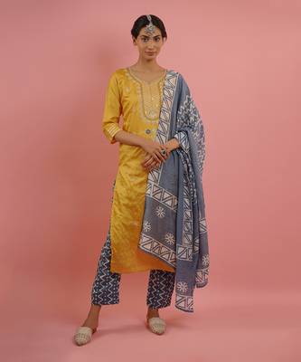 Mahruk yellow embroidered kurta set 1