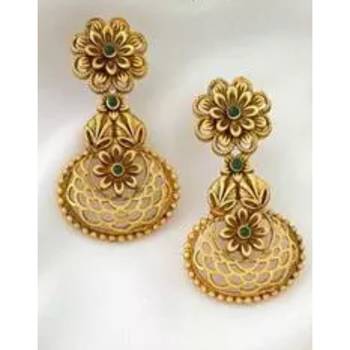 Gold plated traditional kundan pearl choker jewellery set for women 2