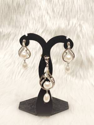 Mannat raj pearls & jewellers natural fresh water pearls hyderabadi pearls exclusive designer pendant set 1
