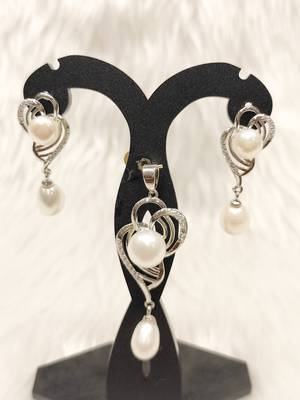 Mannat raj pearls & jewellers natural fresh water pearls hyderabadi pearls unique designer pendant set 2