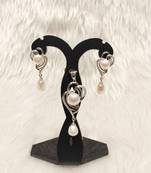 Mannat raj pearls & jewellers natural fresh water pearls hyderabadi pearls unique designer pendant set