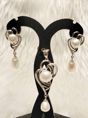 Mannat raj pearls & jewellers natural fresh water pearls hyderabadi pearls unique designer pendant set 2
