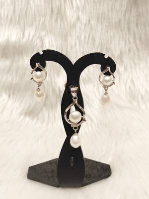 Mannat raj pearls & jewellers natural fresh water pearls hyderabadi pearls exclusive designer pendant set 1