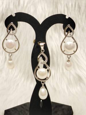 Mannat raj pearls & jewellers natural fresh water pearls hyderabadi pearls unique designer pendant set 2