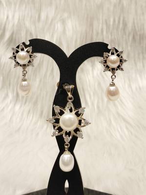 Mannat raj pearls & jewellers natural fresh water pearls hyderabadi pearls exclusive designer pendant set 2