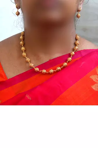 Gold necklace-sets