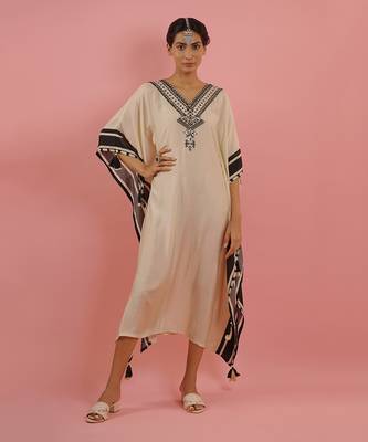 Ivory kaftaan set 1