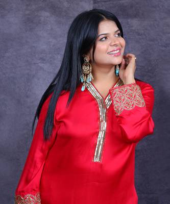 Red gajji silk embroidered kurta set 5