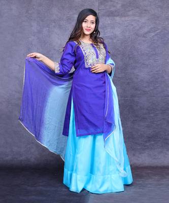 Blue embroidered chanderi kurta set 2