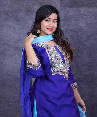 Blue embroidered chanderi kurta set 4