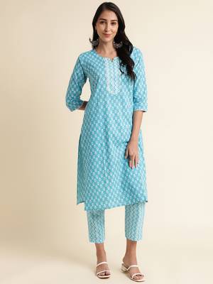 Fabclub cotton floral printed straight women kurta set (blue) 3