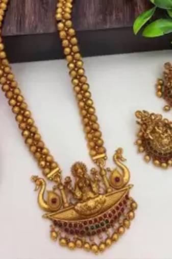 ALYESHA JEWELLERY SET FOR WOMEN GOLD PLATED TRADITIONAL JEWELRY SET ANTIQUE NECKLACE SET WITH EARRINGS FOR WOMEN	