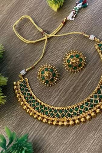 Alyesha Latest Stylish Choker Traditional Necklace Jewellery Set for Women