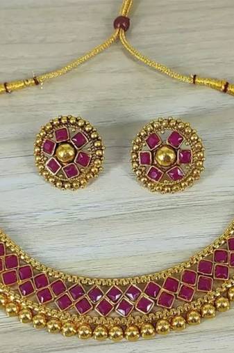 Alyesha Latest Stylish Choker Traditional Necklace Jewellery Set for Women