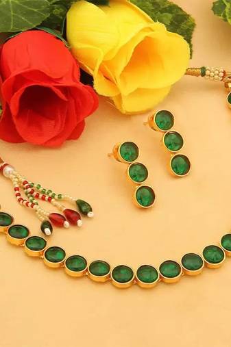 Alyesha Latest Stylish Choker Traditional Necklace Jewellery Set for Women