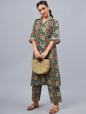 Winered woman green oversized floral print sleeve lace co-ord set 1